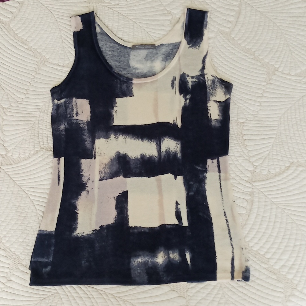 Cashmere Tank by Neiman Marcus. Size M. Color navy/beige